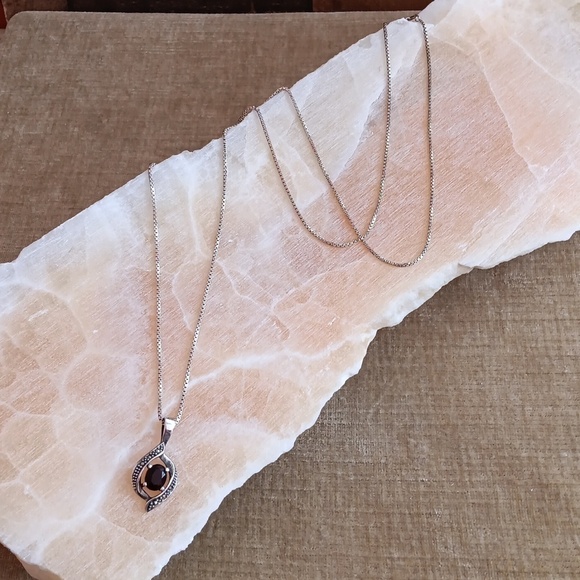 Sterling Silver Box Chain Glass Red Stone Marcasite Pendant Necklace - Picture 2 of 12